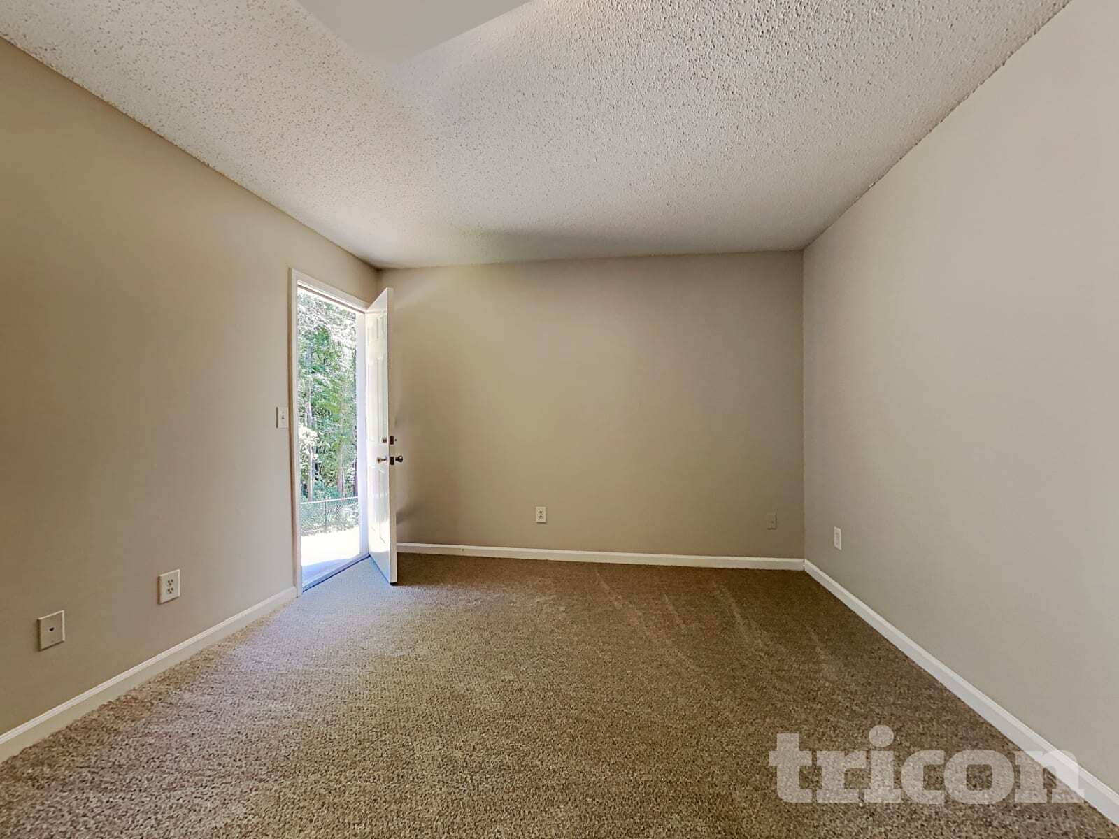 Building Photo - 305 Nims Dr