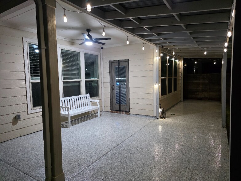 Building Photo - 14107 Eucalyptus Bnd