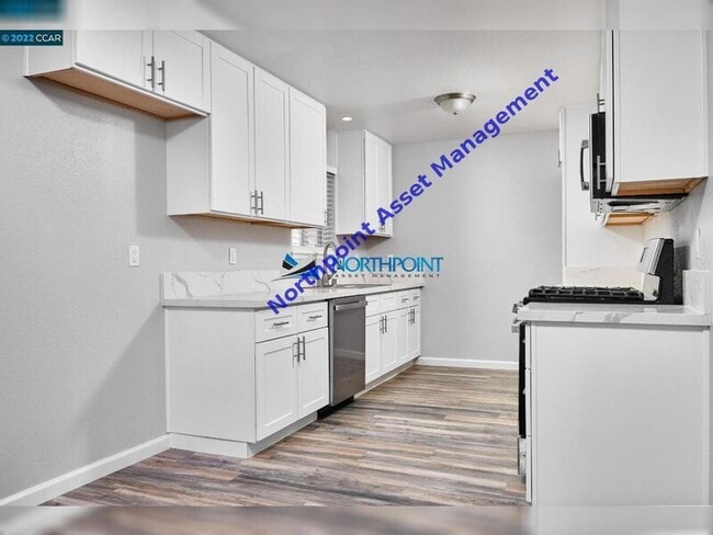 Building Photo - 307 Livoti Ave