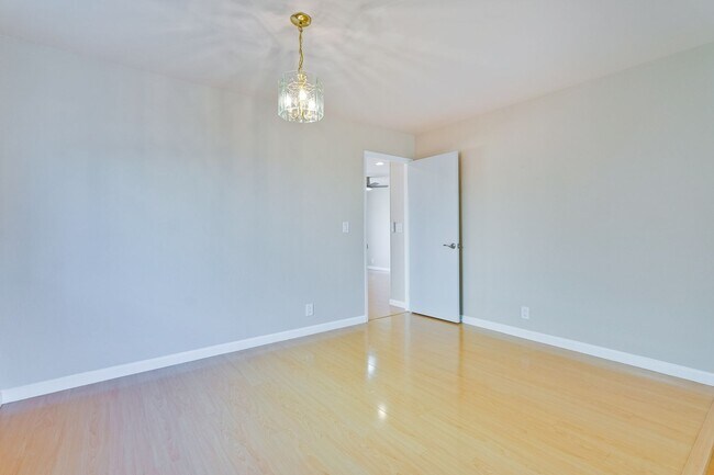 Building Photo - Charming 1,780 Sq Ft 4 bedroom 2 bath home in South San Jose