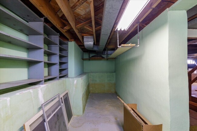 Building Photo - 2510 Tillett Rd SW