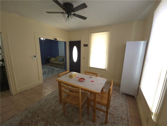 Building Photo - 30 Flanders St