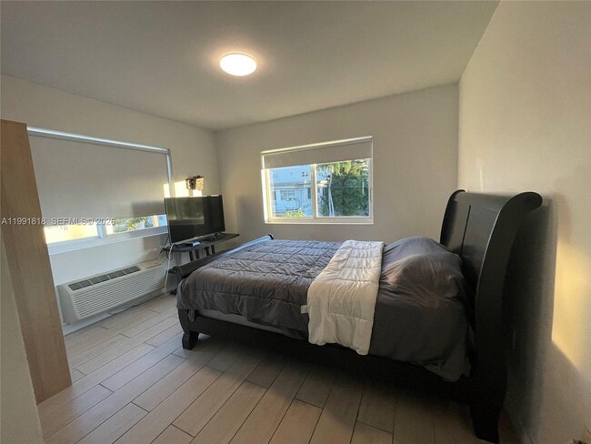 Building Photo - 625 77th St