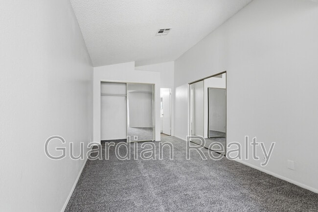 Building Photo - 5355 Rod Ct