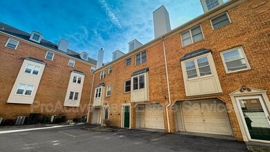 Building Photo - 519 W 20th St