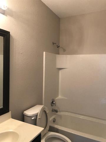 Building Photo - 3713 Skyline Dr