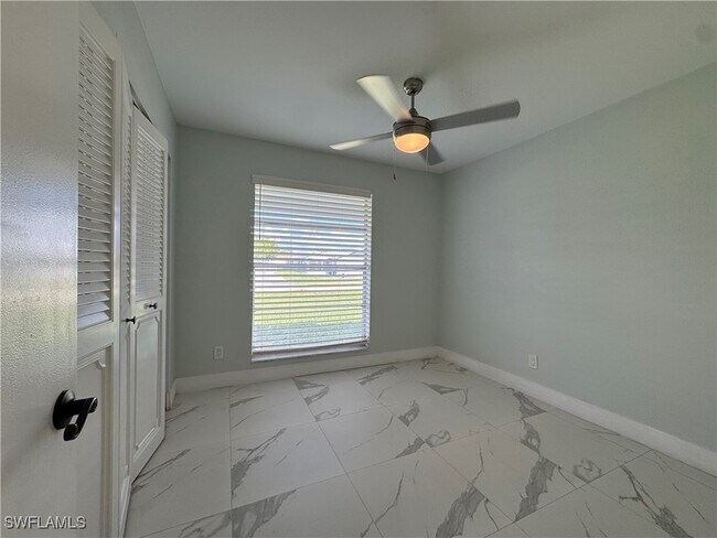 Building Photo - 1127 Lovely Ln