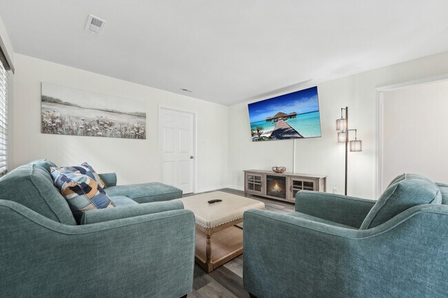 Building Photo - 214 Bridgefield Pl
