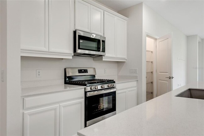 Building Photo - 8113 Sternway Rd