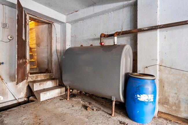 Building Photo - 29 Abner St