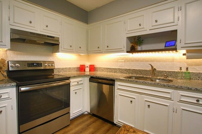 Building Photo - UPDATED CONDO IN THE HEART OF BRENTWOOD . . . PLUS AMENITIES!!!