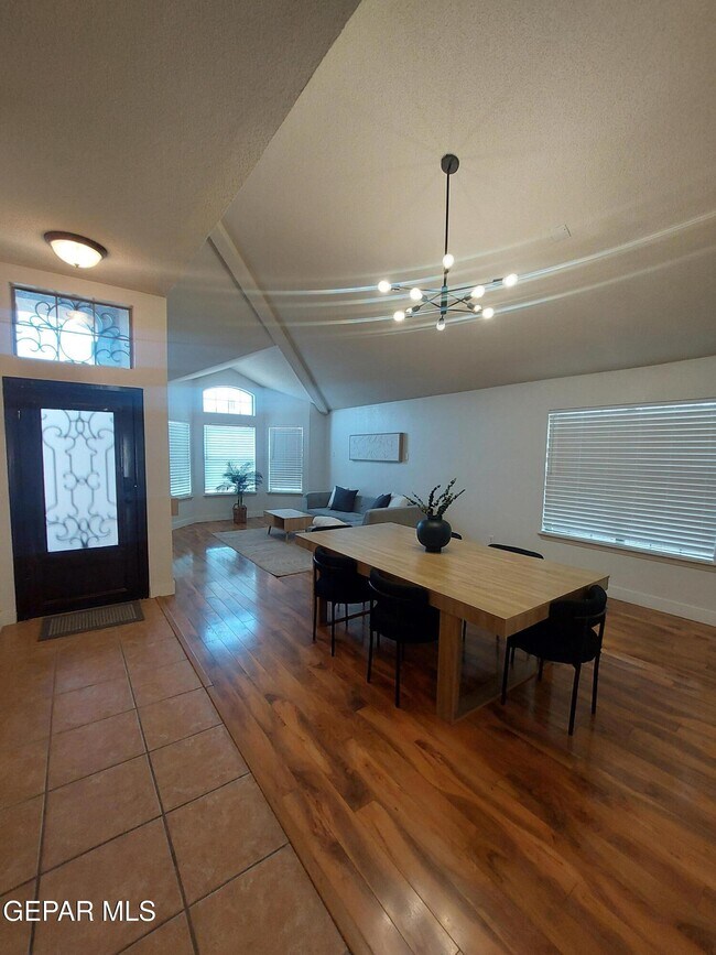Building Photo - 14021 Highweed Dr