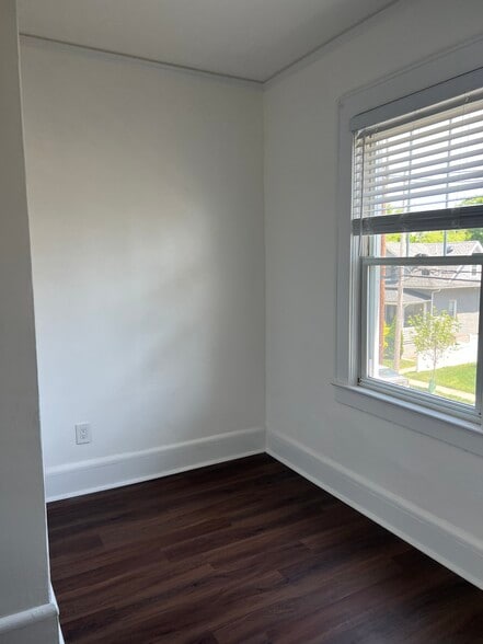 Building Photo - 130 Hamilton St