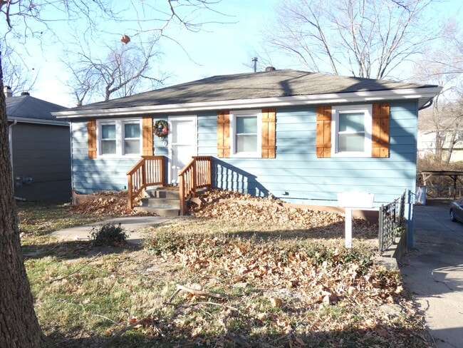 Building Photo - 4700 N Bristol Ave