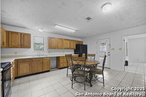 Building Photo - 3161 Tanglewood Trail