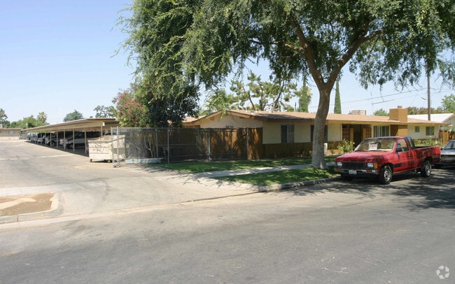 Building Photo - Las Gardenias Apartments
