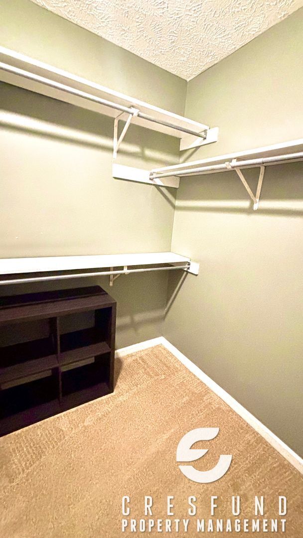 Building Photo - Beautifully Updated 3 Bedroom, 2 Bathroom ...