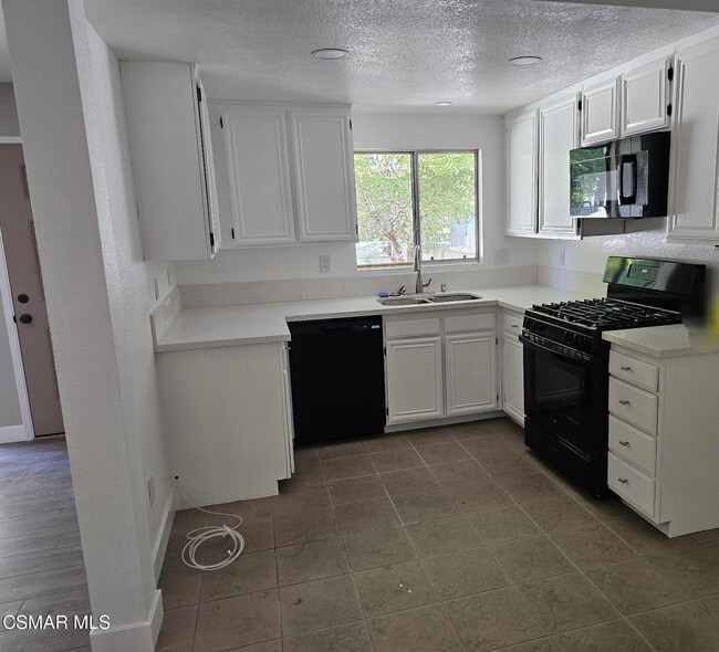 Building Photo - 1283 Ramona Dr
