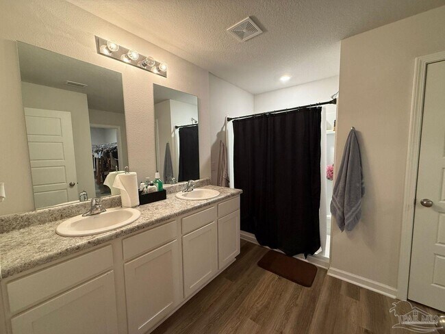 Building Photo - 9732 Angel Oak Dr
