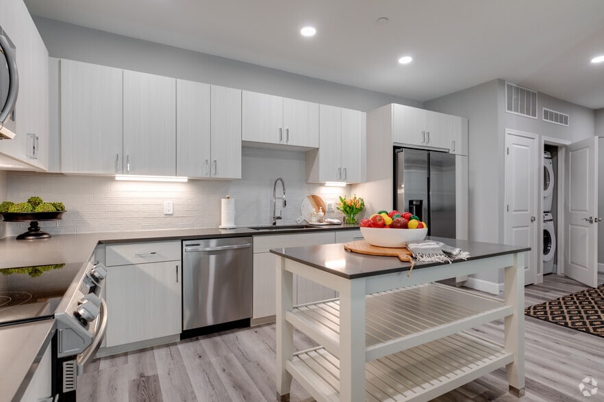 Primary Photo - Spire Deer Valley