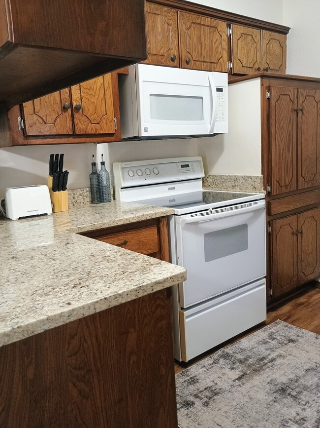 Building Photo - 9101 S Winston Way