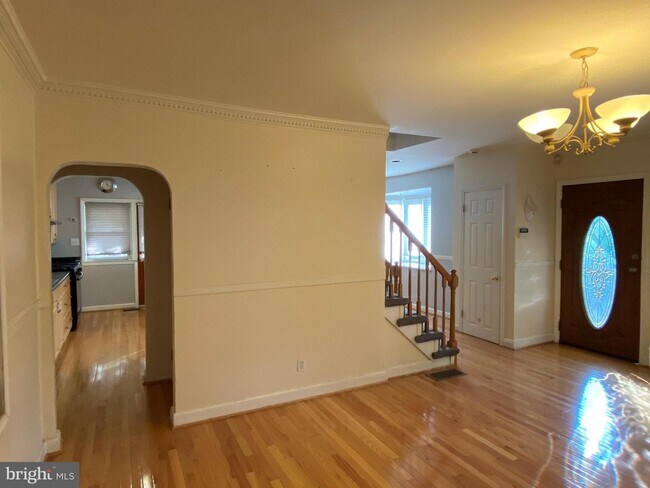 Building Photo - 3205 Labyrinth Rd