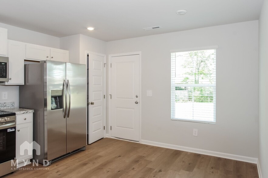 Building Photo - 161 Olde Hearth Rd