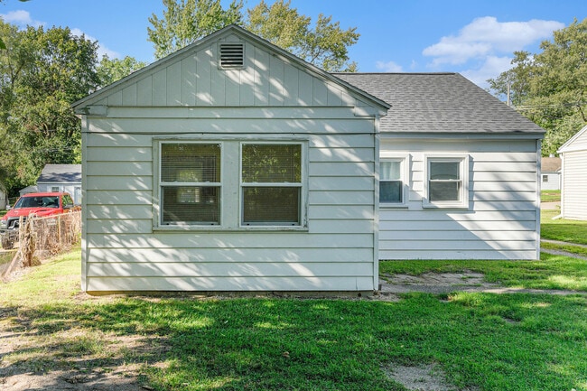 Building Photo - 728 Sunnock Ave