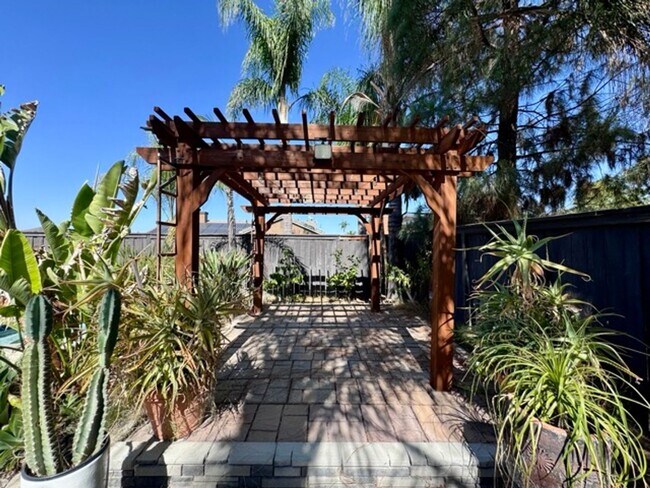 Building Photo - Spacious 3 Bedroom Menifee Home with Bonus...