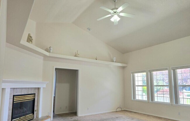 Building Photo - 1728 W Greenhead Dr