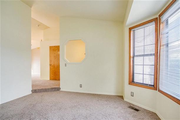 Building Photo - Charming Single Level Home with Open Floor...