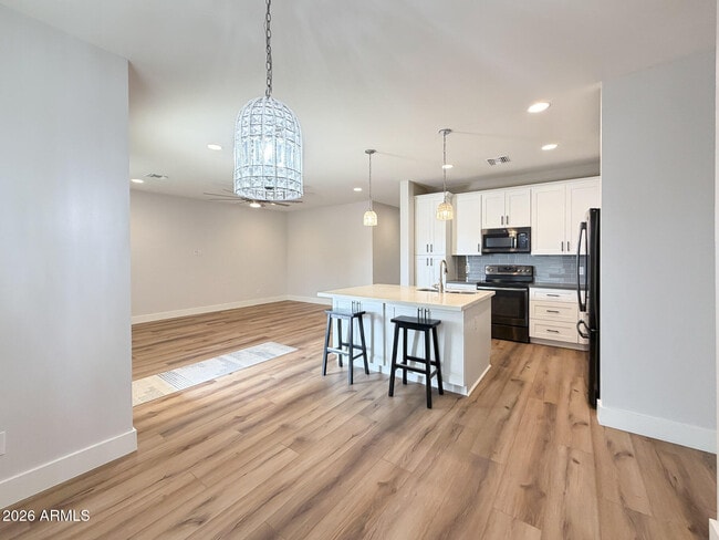 Building Photo - 5145 E Hash Knife Draw Rd