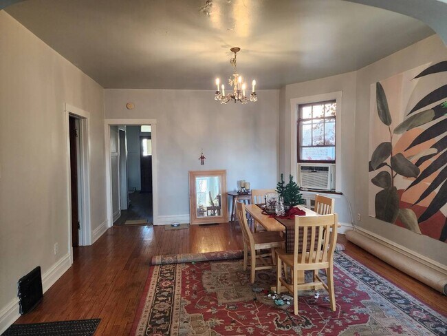 Building Photo - 2538 W Gunnison St