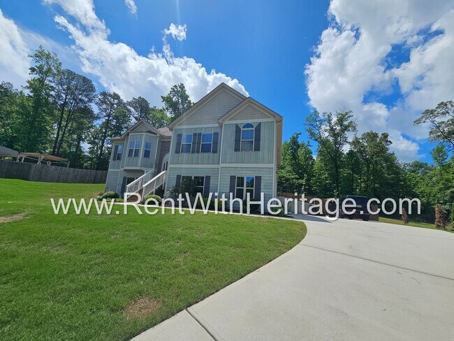 Building Photo - Gorgeous 3 bd / 2 bath / Attention to Deta...