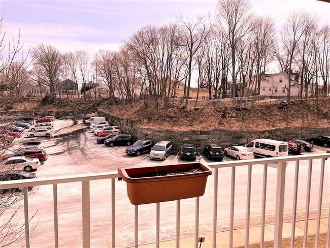 Building Photo - 200 Cove Way