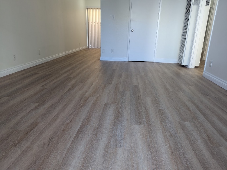 Building Photo - 216 Melrose Dr