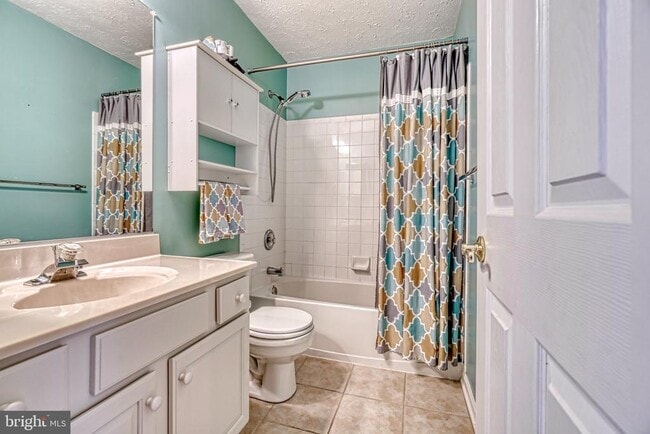 Building Photo - 206 Colgate Dr