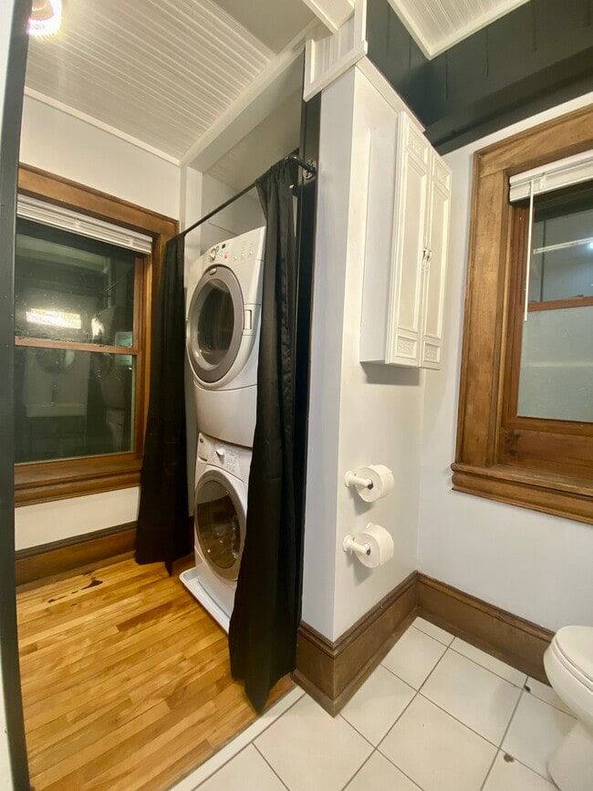 Building Photo - 780 Curfew St