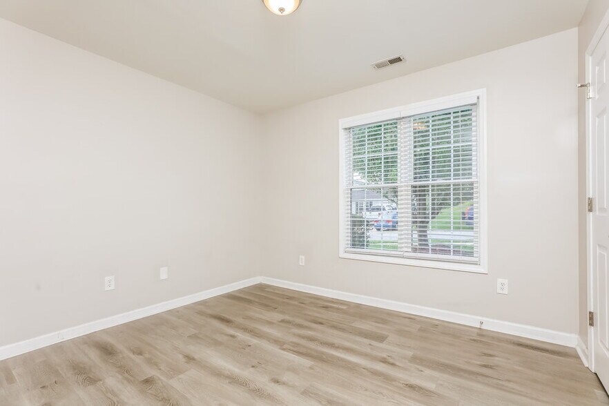 Building Photo - 4009 Scofield Dr