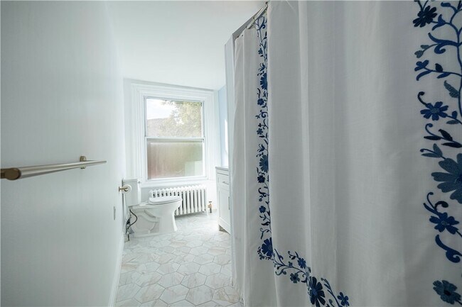 Building Photo - 274 38th St