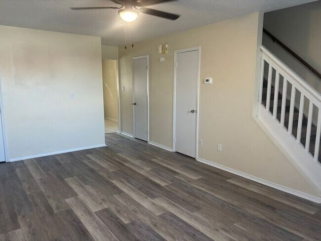 Building Photo - 2823 Breezewood Ave