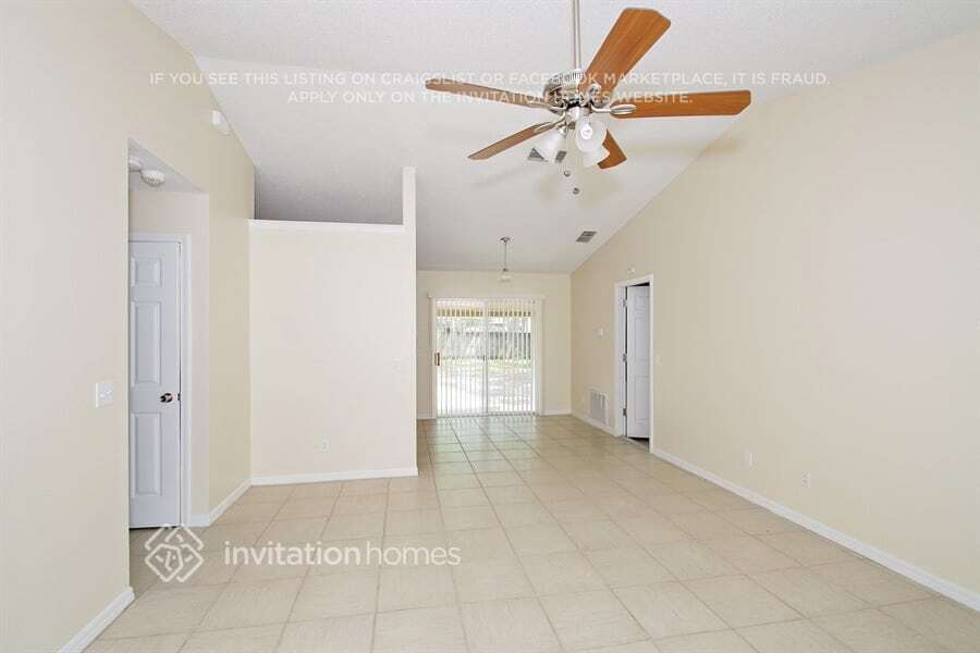 Building Photo - 320 San Lanta Cir