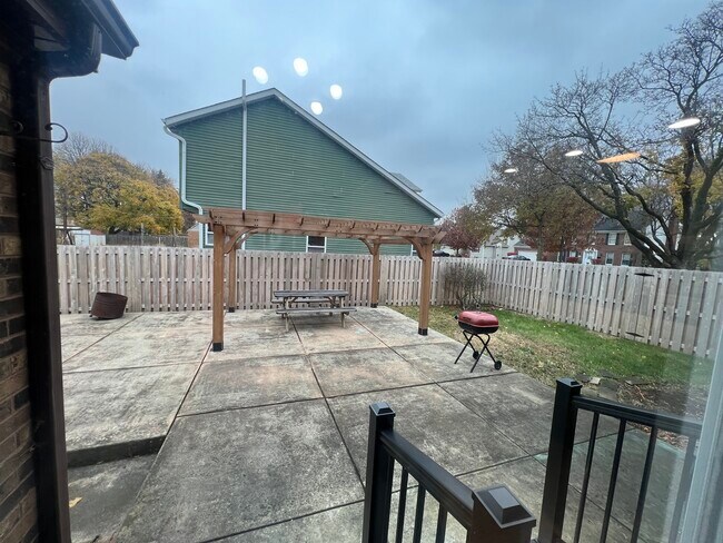 Building Photo - 1300 Wolff Ave