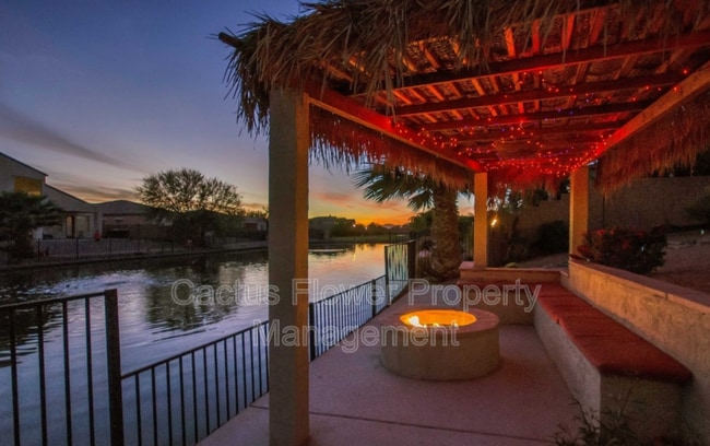 Building Photo - 749 E La Costa Dr
