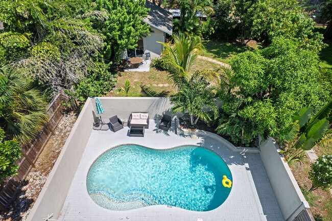 Building Photo - 2229 Alice Rd