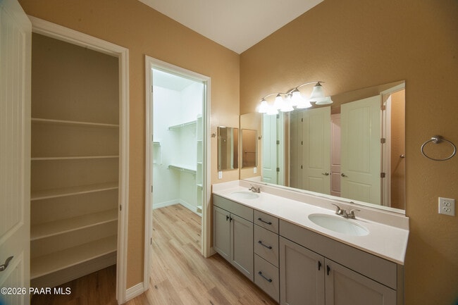 Building Photo - 5593 N Brinson Ln