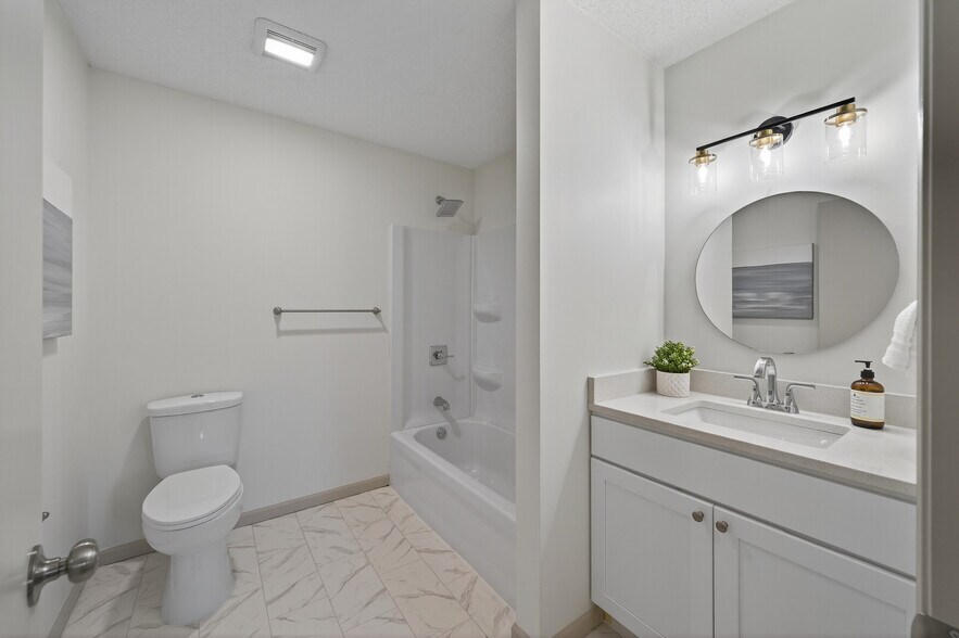 Building Photo - 1205 8th Ave S