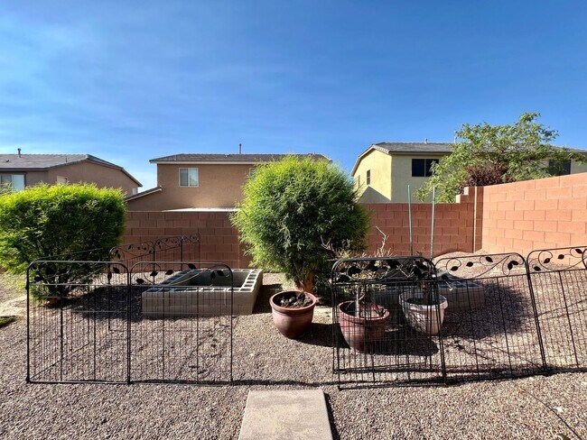 Building Photo - Coming Soon!!~ MODERN 4BD/3BA HOME IN GATED EL DORADO COMMUNITY! 2 AC UNITS! 3-CAR GR!
