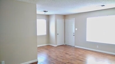 Building Photo - 2 Bedroom 1 Bathroom Condo in Antioch - COMING SOON !!