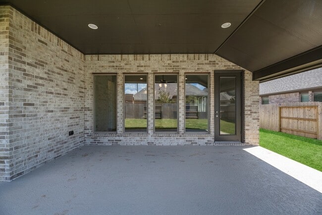 Building Photo - 30039 Gold Finch Pl